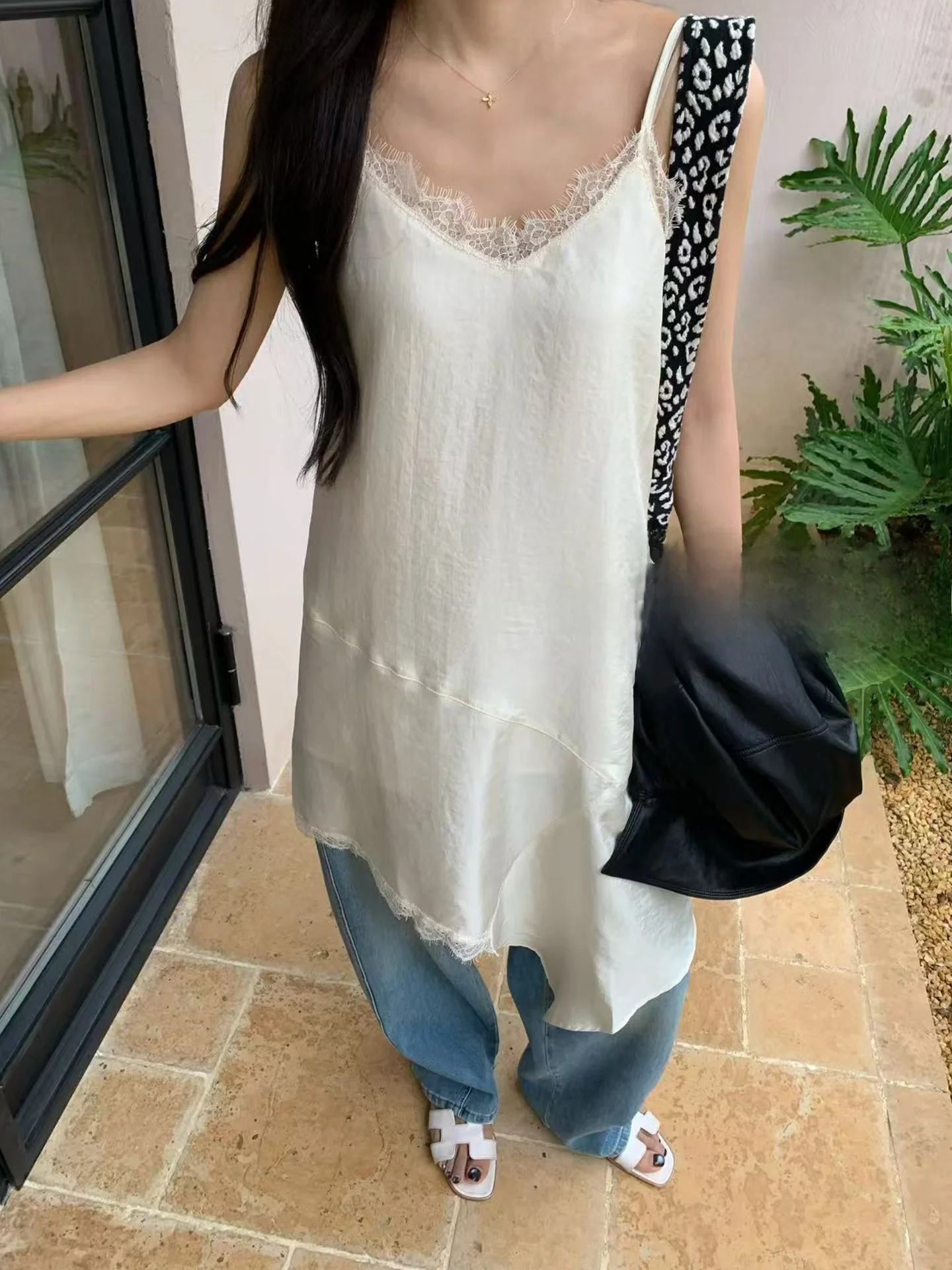 Lao Dou Jia Spring Layering Single Item Lace Asymmetrical Strap Dress Casual Style Loose Fit Fairy Skirt for Ladies
Lao Dou Jia Spring Layering Single Item Lace Asymmetrical Strap Dress Casual Style Loose Fit Fairy Skirt for Ladies