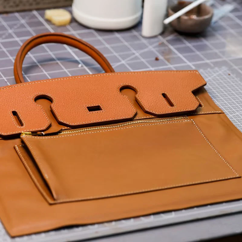 Luxury Fashion Brand Genuine Leather Women Handbag Top Guality Handmade Real Leather Women Bag Women Essential Classic Bag
Luxury Fashion Brand Genuine Leather Women Handbag Top Guality Handmade Real Leather Women Bag Women Essential Classic Bag