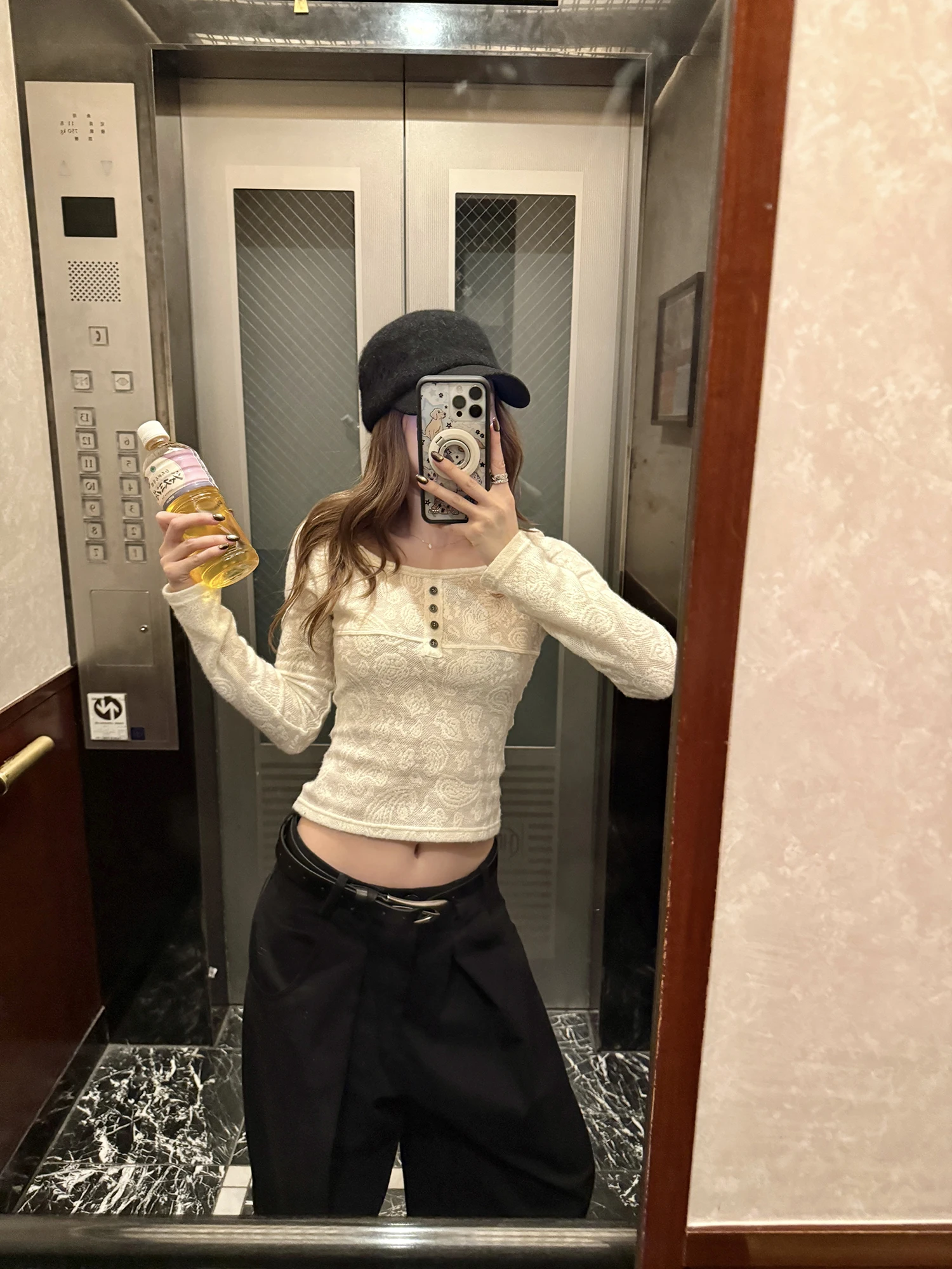 Женская приталенная базовая кофта LelyMooch из смесовой шерсти с U-образным вырезом, имитацией пуговиц, укороченная, вязаная, из полиэстера, нейлона, акрила и шерсти.
Женская приталенная базовая кофта LelyMooch из смесовой шерсти с U-образным вырезом, имитацией пуговиц, укороченная, вязаная, из полиэстера, нейлона, акрила и шерсти.