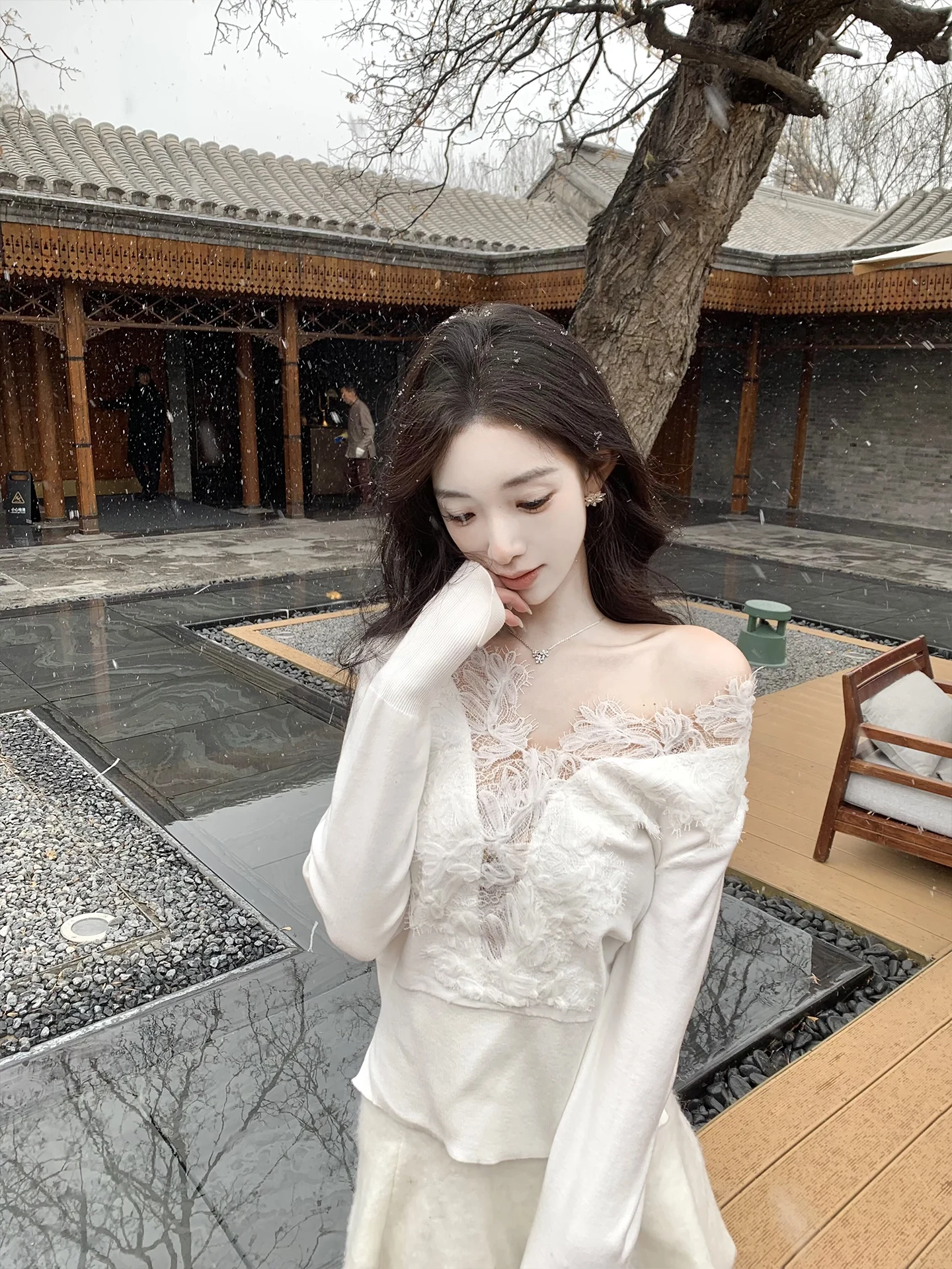 Женская базовая футболка J Studio Initial Snow Lace Patchwork Design, универсальная, длинная, для ношения под одеждой, модный топ
Женская базовая футболка J Studio Initial Snow Lace Patchwork Design, универсальная, длинная, для ношения под одеждой, модный топ