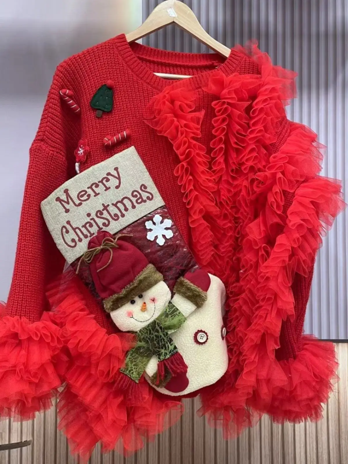 Designer Snowman Red Coat Poinsettia Sweater Embroidered Christmas And New Year Pullover Sweater With Yarn Splicing Girls Top
Designer Snowman Red Coat Poinsettia Sweater Embroidered Christmas And New Year Pullover Sweater With Yarn Splicing Girls Top