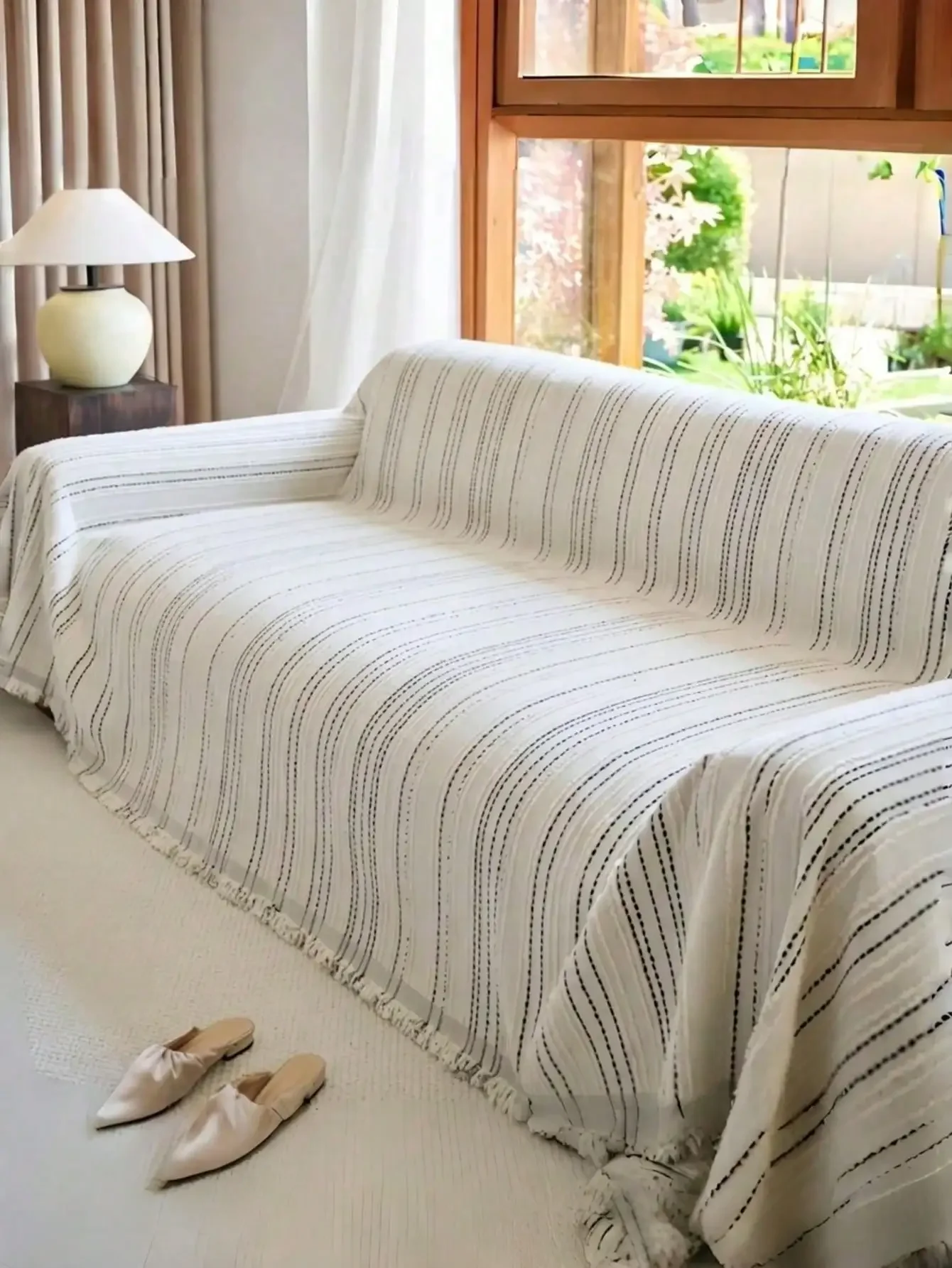 Minimalist Striped Chenille Sofa Throw With Fringe - Timeless Elegance Couch Cover, Pet Friendly Furniture Protector, Nordic Style Home Decor
Minimalist Striped Chenille Sofa Throw With Fringe - Timeless Elegance Couch Cover, Pet Friendly Furniture Protector, Nordic Style Home Decor