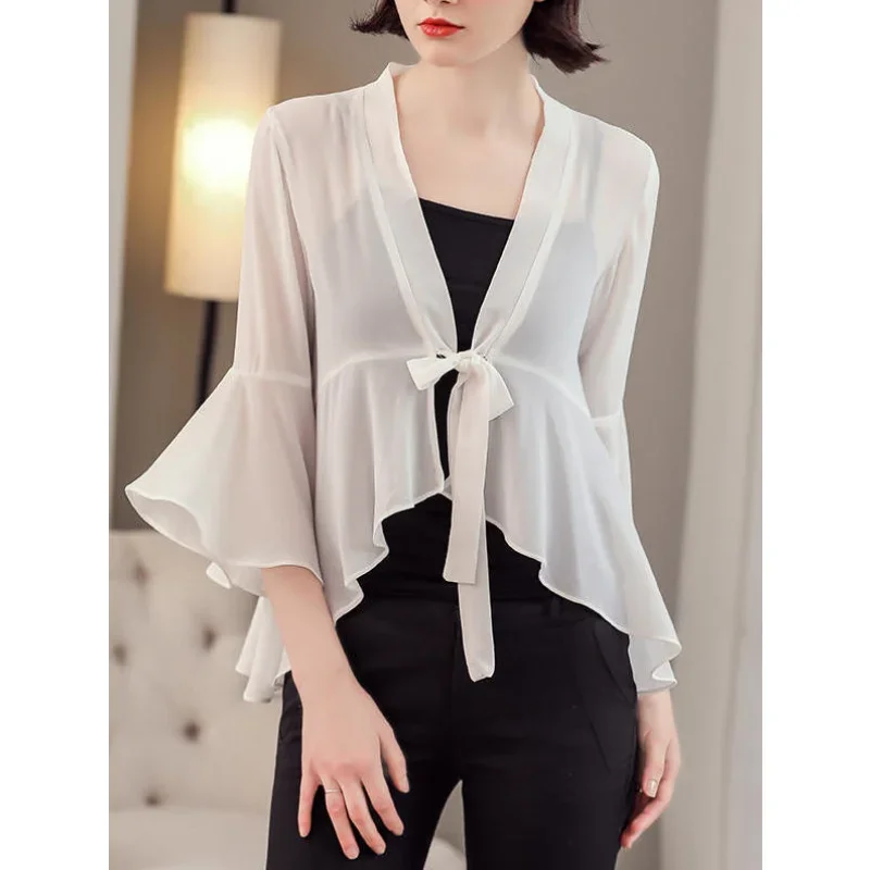 New Summer Clothes Women's Shawl Thin Chiffon Top Versatile and Stylish Short Air-conditioned Cardigan Jacket for Outerwear Y104
New Summer Clothes Women's Shawl Thin Chiffon Top Versatile and Stylish Short Air-conditioned Cardigan Jacket for Outerwear Y104