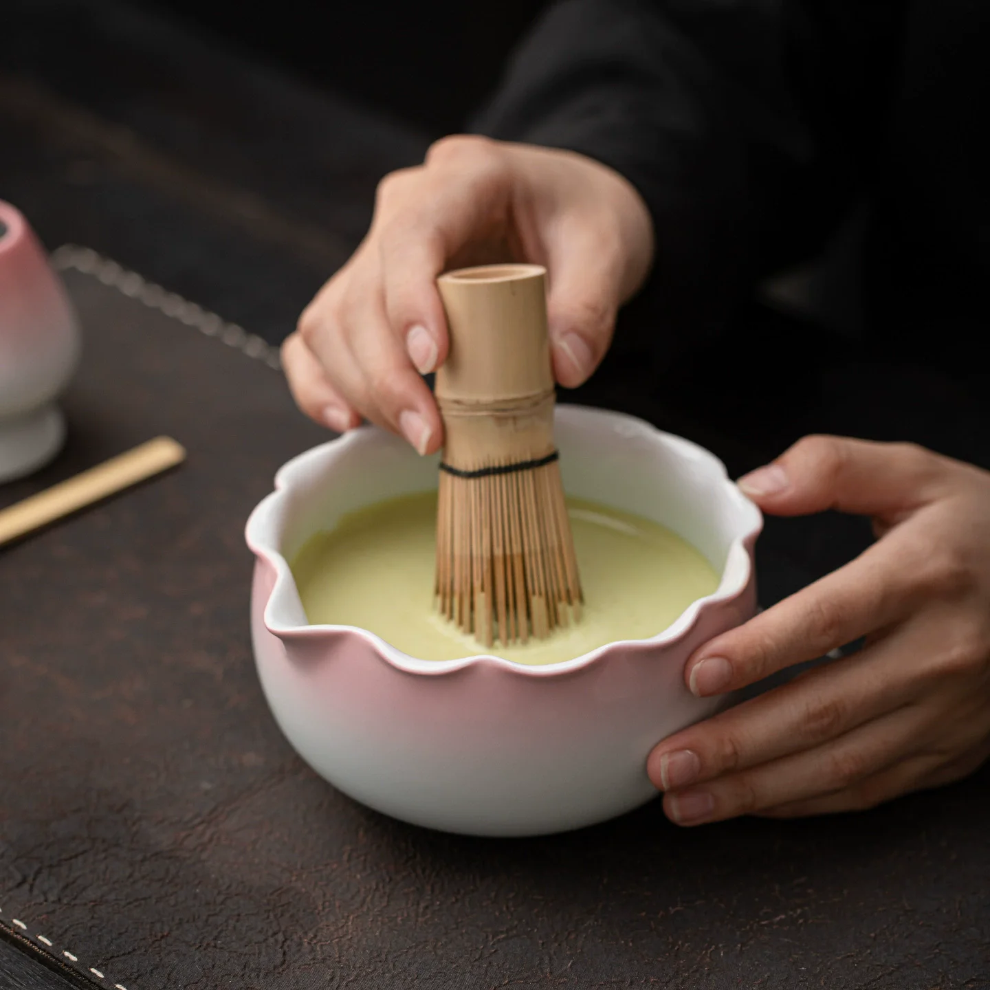 4pcs Easy To Clean Whisk Teaware Kit Japanese Ceremony Bamboo Brush Ceramic Bowl Matcha Blender Tea Set Matcha Making Tools
4pcs Easy To Clean Whisk Teaware Kit Japanese Ceremony Bamboo Brush Ceramic Bowl Matcha Blender Tea Set Matcha Making Tools