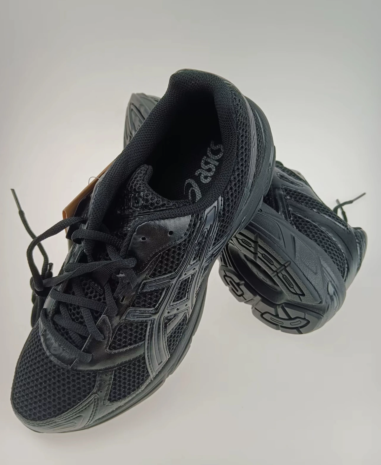 Удобные и модные повседневные кроссовки Asics с низким вырезом для мужчин, карбоновый черный 1201A256-002
Удобные и модные повседневные кроссовки Asics с низким вырезом для мужчин, карбоновый черный 1201A256-002