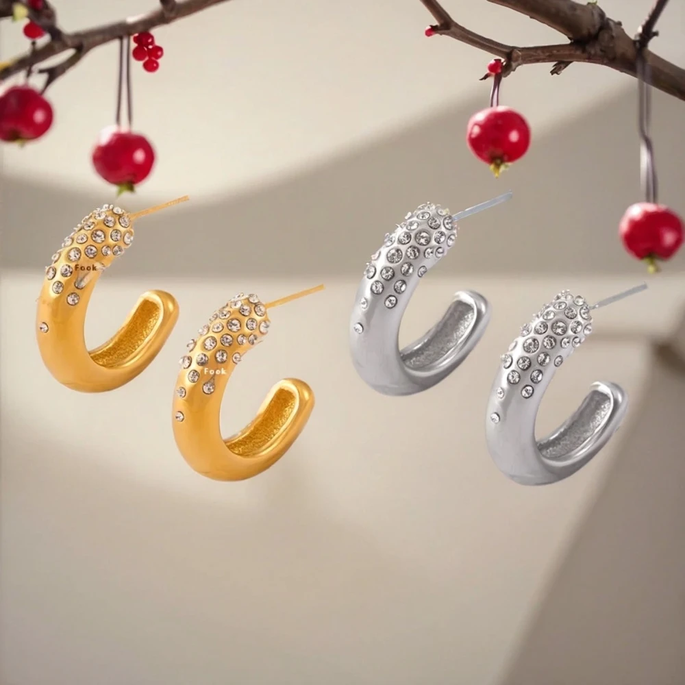 Women's Earrings Simple Style C-shaped Smooth Surface Zircon Inlay Stainless Steel Fashionable and Versatile Jewelry Accessories
Women's Earrings Simple Style C-shaped Smooth Surface Zircon Inlay Stainless Steel Fashionable and Versatile Jewelry Accessories