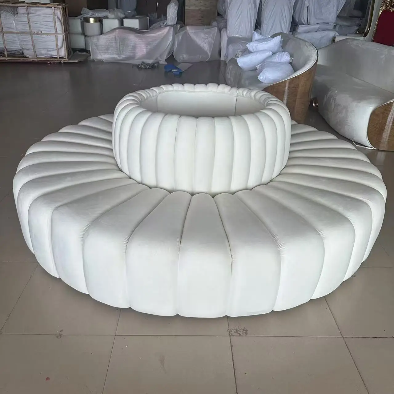 Легкий роскошный офис продаж, гостиничный клуб, отдых в вестибюле, диван, дизайнерский торговый центр, магазин одежды, цилиндрический диван
Легкий роскошный офис продаж, гостиничный клуб, отдых в вестибюле, диван, дизайнерский торговый центр, магазин одежды, цилиндрический диван