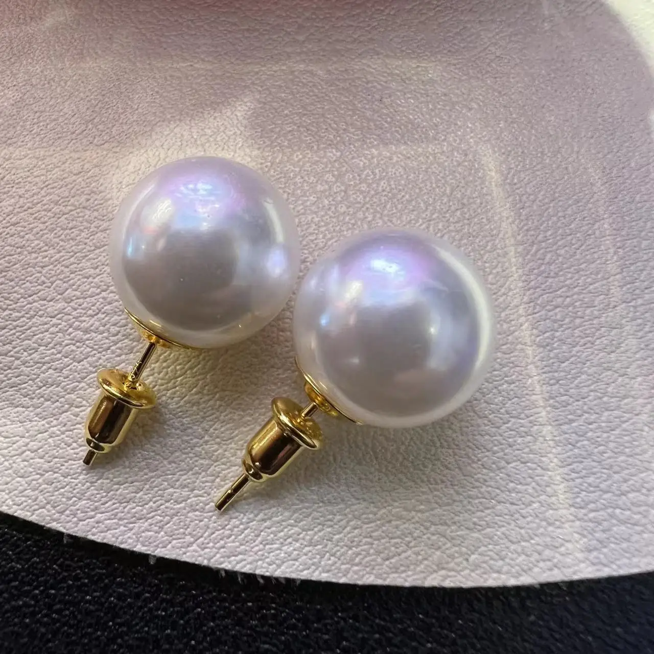 Recommended cold light ice snow white classic 12mm large pearl earrings premium sense stud earrings 925 silver
Recommended cold light ice snow white classic 12mm large pearl earrings premium sense stud earrings 925 silver