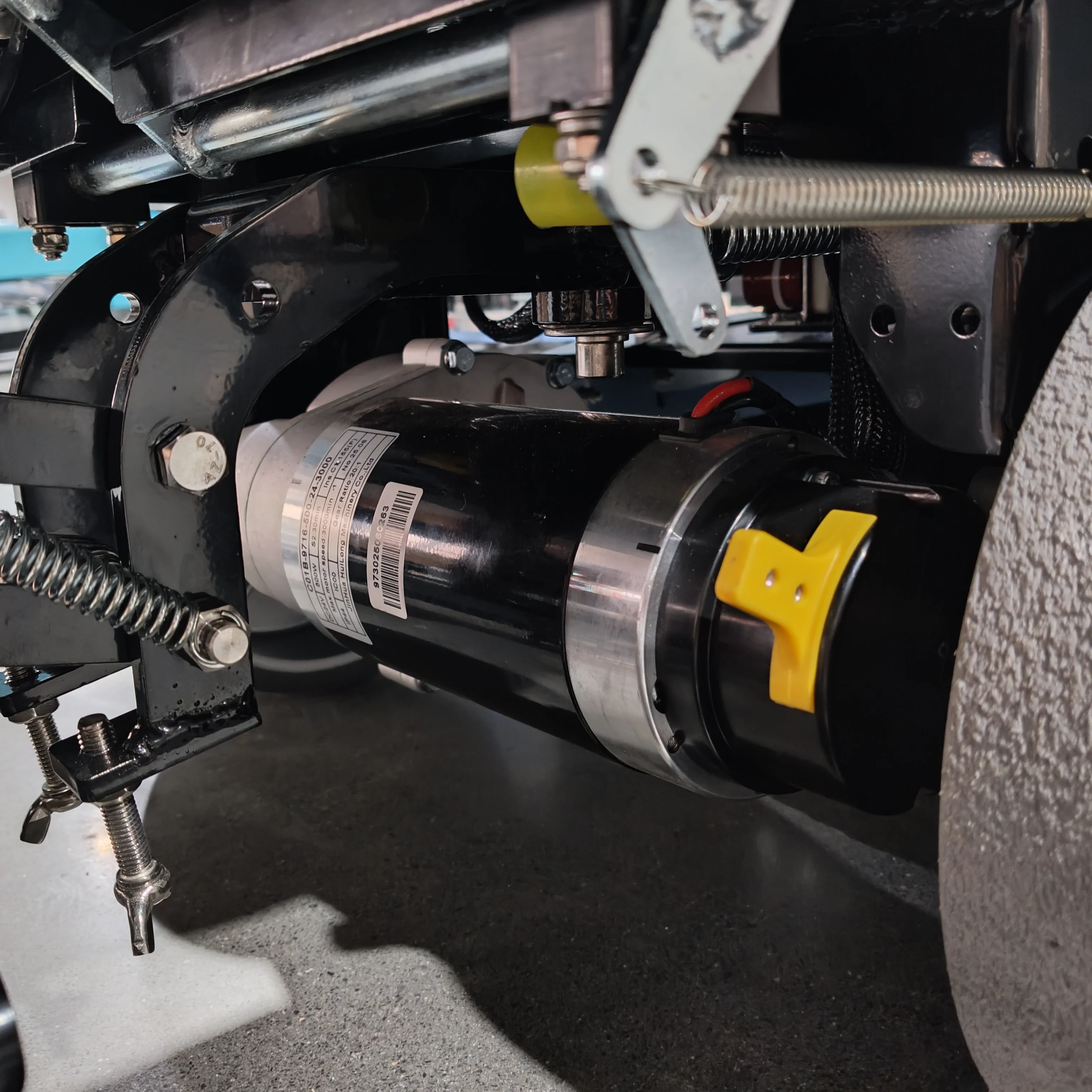 Take a commercial automatic floor washer industrial cleaning floor washer
Take a commercial automatic floor washer industrial cleaning floor washer