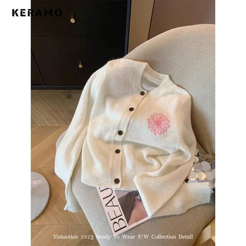 2023 Winter Casual V-Neck Knitting Long Sleeve Vintage Cardigans Women Sweet Printting Single Breasted Female Loose Sweater Top
2023 Winter Casual V-Neck Knitting Long Sleeve Vintage Cardigans Women Sweet Printting Single Breasted Female Loose Sweater Top