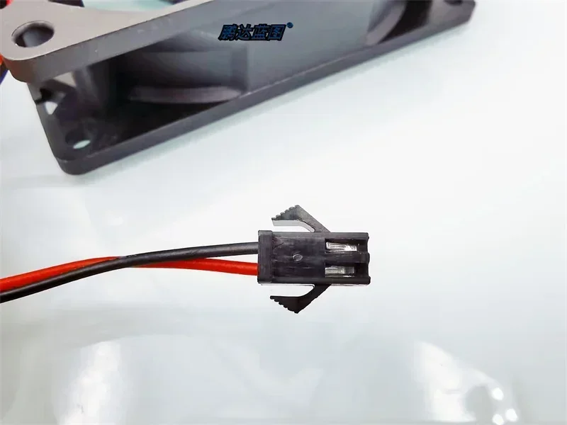 aa 9025 9225 двойной шарикоподшипник 9,2 см 9 см высокое вращение 5000 об/мин 12 В 0,67 А вентилятор охлаждения корпуса
aa 9025 9225 двойной шарикоподшипник 9,2 см 9 см высокое вращение 5000 об/мин 12 В 0,67 А вентилятор охлаждения корпуса