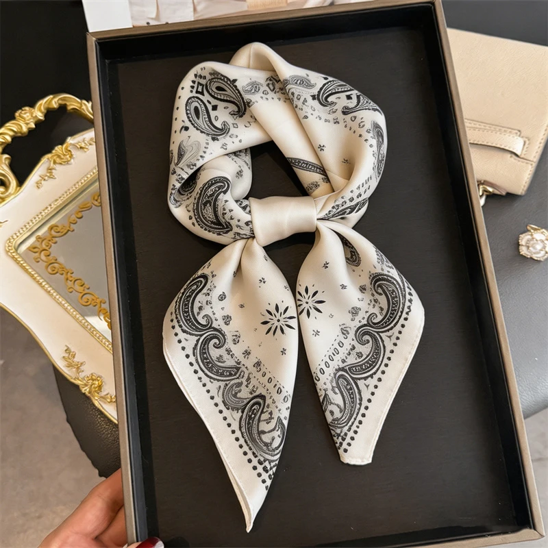 Chiffon Paisley Print Square Silk Scarf Sun Protection Lightweight Bandana for Women Beach Outfit Neck Hair Headband Accessory
Chiffon Paisley Print Square Silk Scarf Sun Protection Lightweight Bandana for Women Beach Outfit Neck Hair Headband Accessory