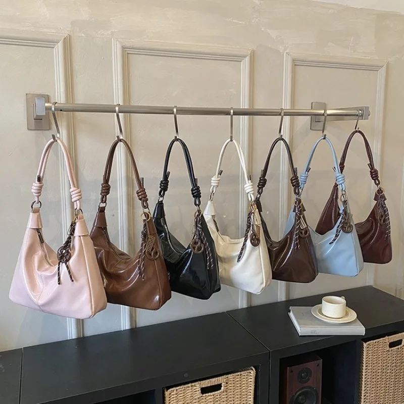 Elegant Party Shopping Simple Diaper Bag Unique Crossbody Handbag For Women Fashionable Leather Messenger
Elegant Party Shopping Simple Diaper Bag Unique Crossbody Handbag For Women Fashionable Leather Messenger
