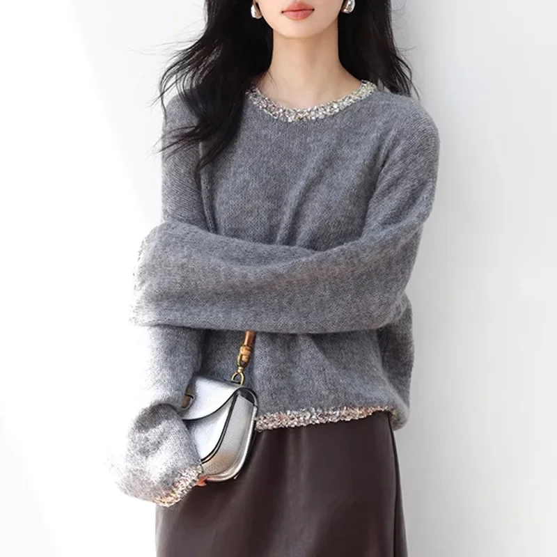 Grey lace pullover women's autumn and winter 2024 new loose versatile retro fashion casual lazy soft waxy sweater.
Grey lace pullover women's autumn and winter 2024 new loose versatile retro fashion casual lazy soft waxy sweater.