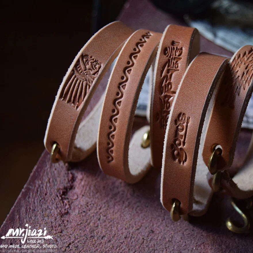 Vintage Vegetable Tanned Top Layer Leather Bracelet for Men Workwear Genuine Leather Wristband Creative Handmade Unique Gift
Vintage Vegetable Tanned Top Layer Leather Bracelet for Men Workwear Genuine Leather Wristband Creative Handmade Unique Gift