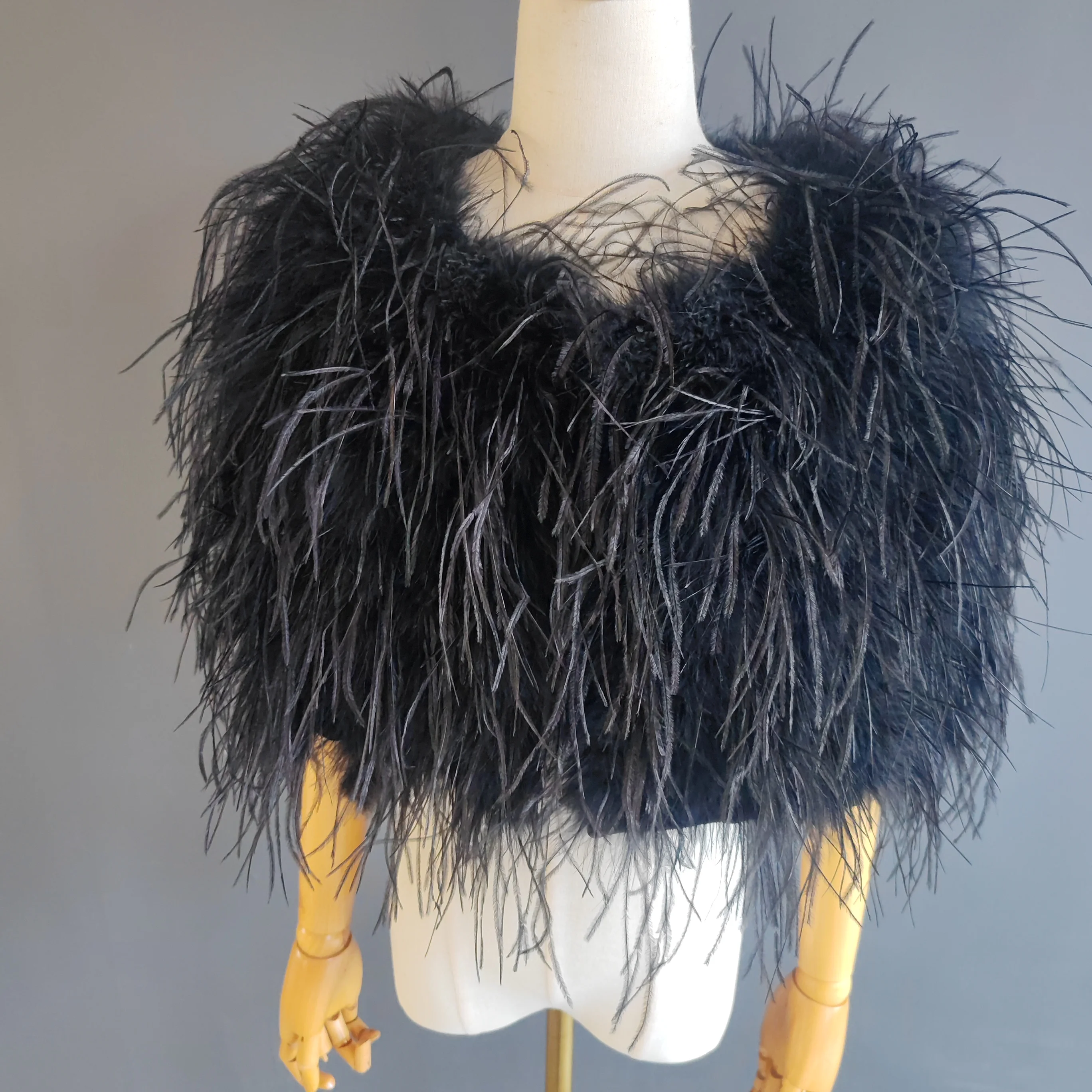 High-End Real Ostrich Feather Shawl Luxurious Furry Ostrich Feather Jacket Wedding Party Fashion Shawl
High-End Real Ostrich Feather Shawl Luxurious Furry Ostrich Feather Jacket Wedding Party Fashion Shawl