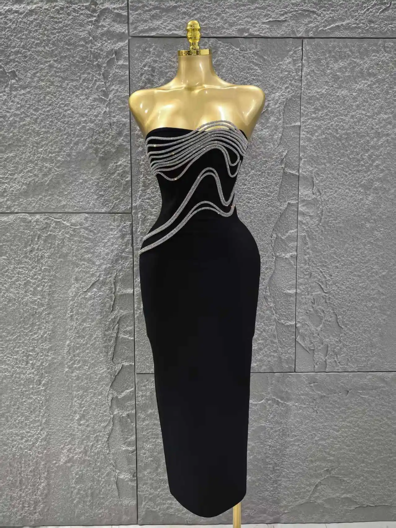 Top Quality Women Strapless Sexy Shinning Diamond Line Bodycon Bandage Long Dress Birthday Party Celebrate Vacation Outfit
Top Quality Women Strapless Sexy Shinning Diamond Line Bodycon Bandage Long Dress Birthday Party Celebrate Vacation Outfit