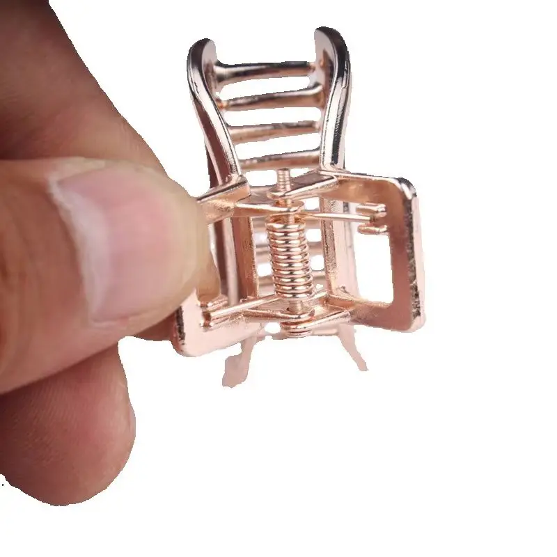 1Pcs Hair Accessories fro Women Metal Modern Stylish Hair Claw Hair Clips Bun Maker Make UP Washing Hair Styling Tool J0036
1Pcs Hair Accessories fro Women Metal Modern Stylish Hair Claw Hair Clips Bun Maker Make UP Washing Hair Styling Tool J0036