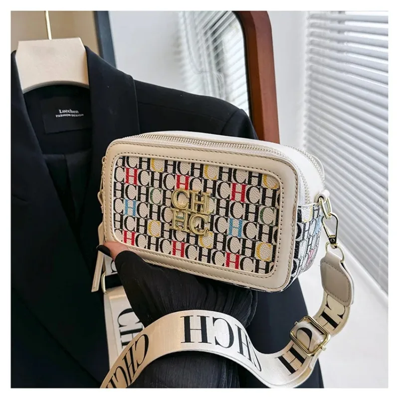Urban Minimalist Women's Crossbody Bag - Niche New Trendy Style, Stylish & Versatile, Perfect for Daily Commute & Casual Outings
Urban Minimalist Women's Crossbody Bag - Niche New Trendy Style, Stylish & Versatile, Perfect for Daily Commute & Casual Outings