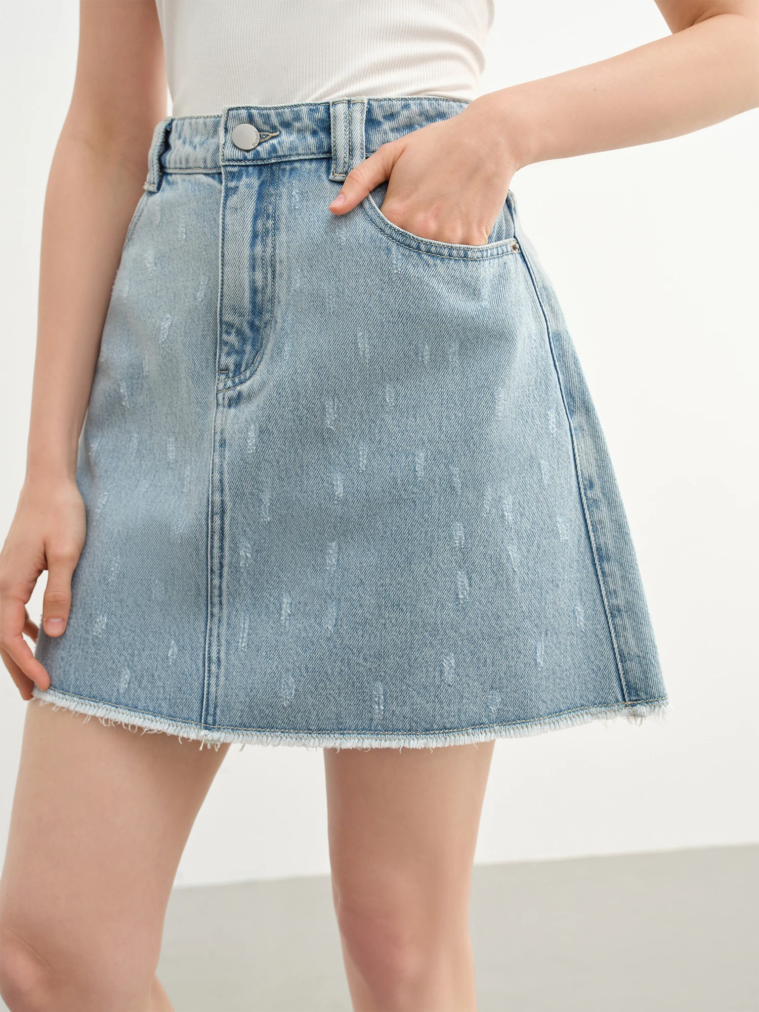 DUSHU Plus Size Women Denim Short Skirt 2025 Summer New Arrival Style Versatile Ripped High Waist Slim A-line Skirt 25DS82295
DUSHU Plus Size Women Denim Short Skirt 2025 Summer New Arrival Style Versatile Ripped High Waist Slim A-line Skirt 25DS82295