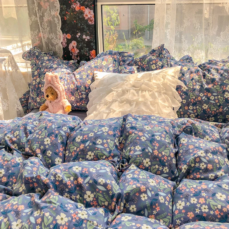 Floral Quilt Cover Artistic Ruffled Double-Layer Yarn All Cotton Pure Cotton Four-Piece Bed
Floral Quilt Cover Artistic Ruffled Double-Layer Yarn All Cotton Pure Cotton Four-Piece Bed