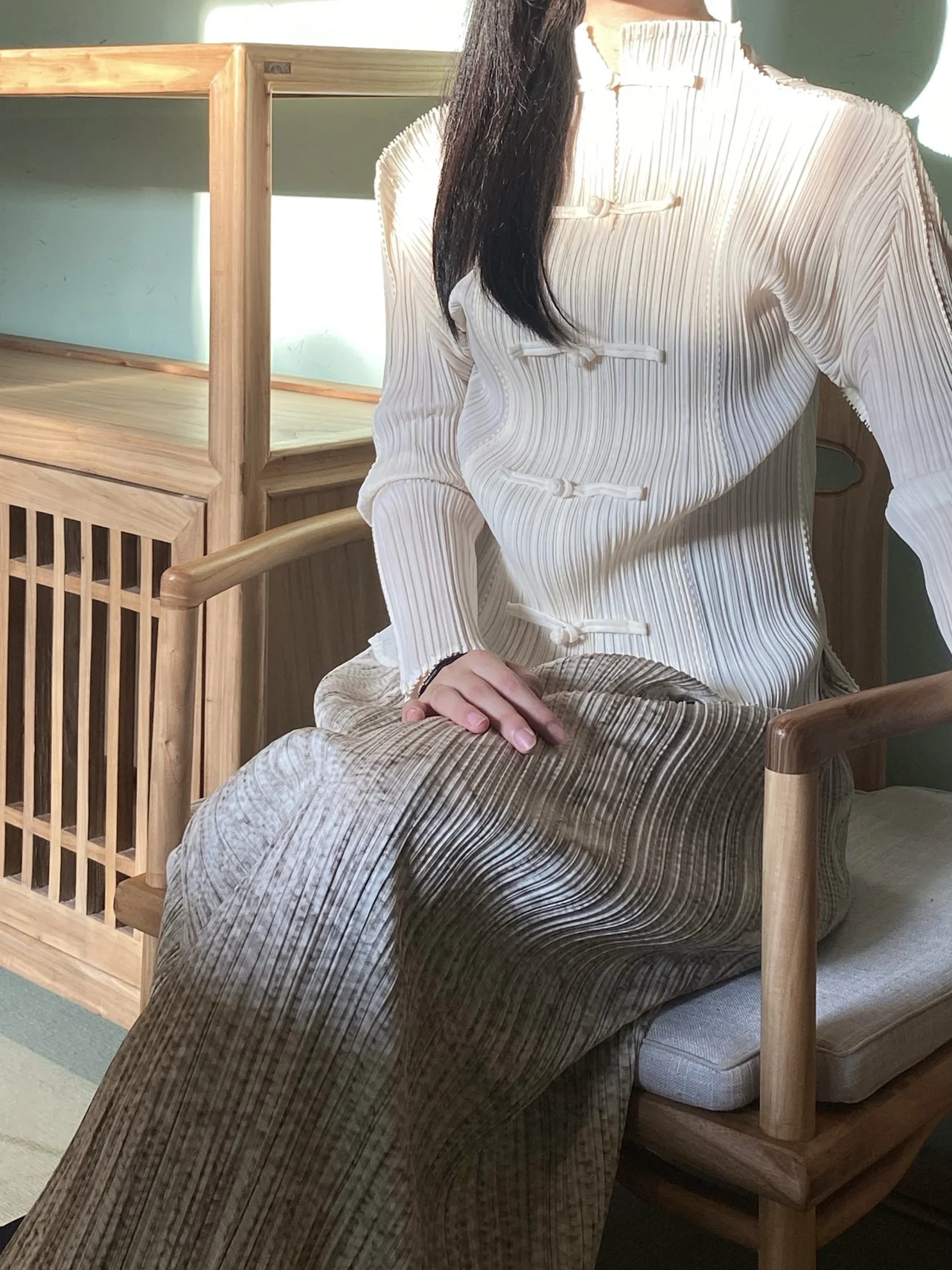 Folded Women's Shirt Spring Summer Vintage Button up Loose Fit Long Sleeve round Neck Polyester Fiber Commute Style Pure Color
Folded Women's Shirt Spring Summer Vintage Button up Loose Fit Long Sleeve round Neck Polyester Fiber Commute Style Pure Color