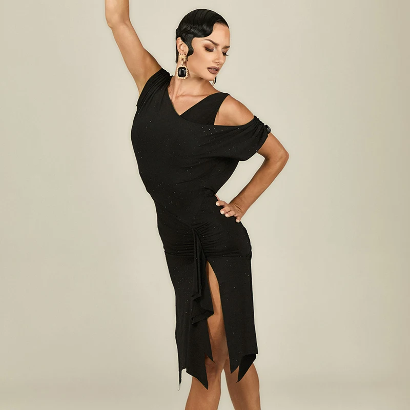 Необычное черное платье для латинских танцев без рукавов, топ для латинских танцев, женская одежда для румбы, бальных танцев, костюмы для сценических танцев SL14374
Необычное черное платье для латинских танцев без рукавов, топ для латинских танцев, женская одежда для румбы, бальных танцев, костюмы для сценических танцев SL14374