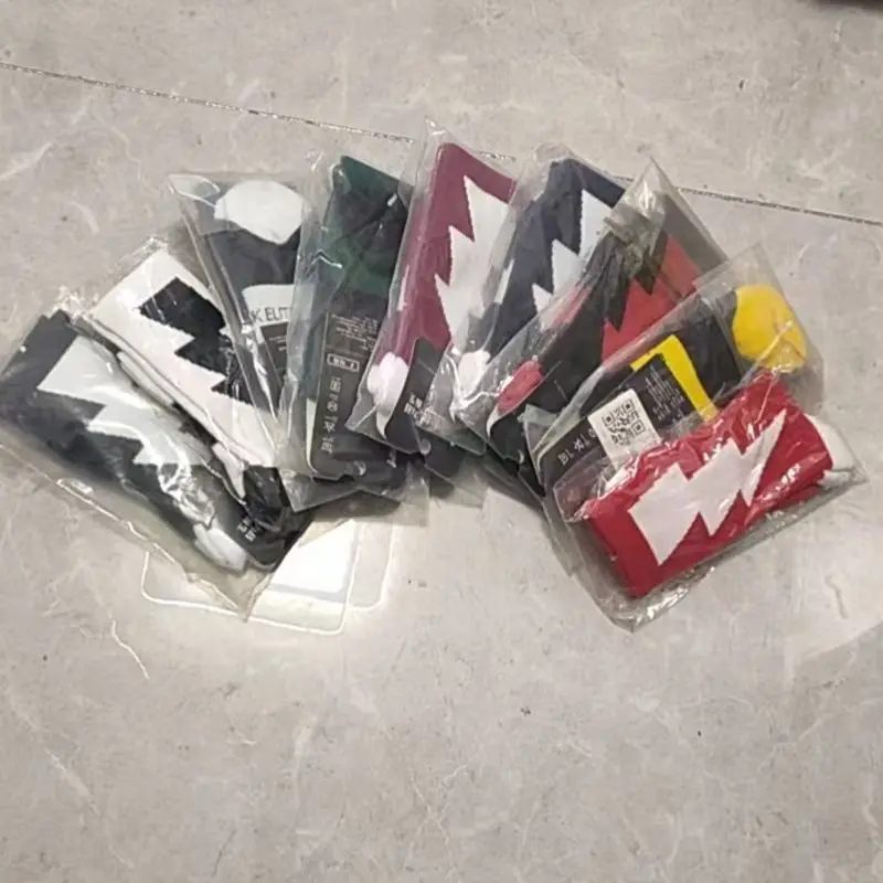 95g Men Women Non-slip Soccer Basketball Tennis Sport Socks Random Color Clearance Sale
95g Men Women Non-slip Soccer Basketball Tennis Sport Socks Random Color Clearance Sale