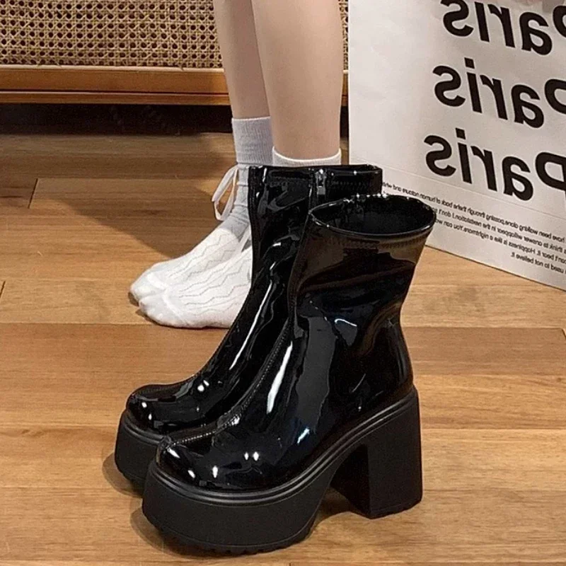 New Women's Boots Designer Punk Style Woman Ankle Boots High Heels for Women Zipper Platform Patent Leather Boot Fashion Boots
New Women's Boots Designer Punk Style Woman Ankle Boots High Heels for Women Zipper Platform Patent Leather Boot Fashion Boots
