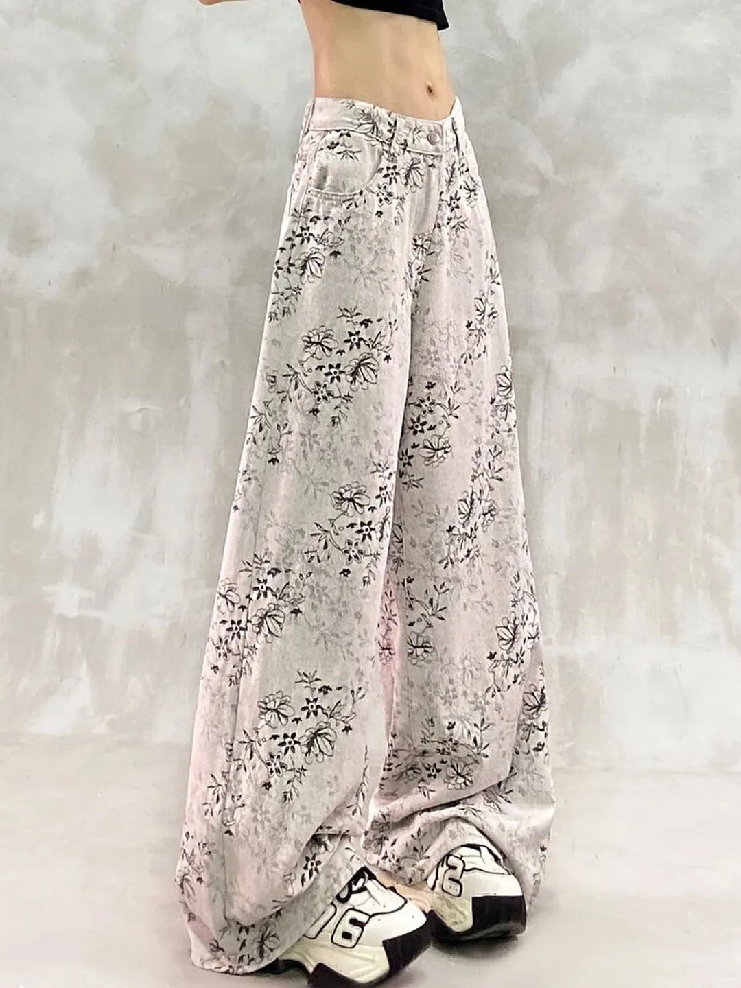 High Waist Wide Leg Jeans Women's Summer New Style Loose Slimming Straight Casual Pants Floral Embroidery Washed Denim
High Waist Wide Leg Jeans Women's Summer New Style Loose Slimming Straight Casual Pants Floral Embroidery Washed Denim