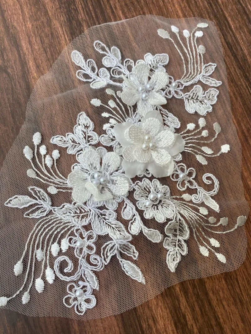 3 Pairs White Beaded Three - Dimensional Bone - Sewn Appliques Embroidered Tulle Lace Fabric High - Quality for Fashion Design
3 Pairs White Beaded Three - Dimensional Bone - Sewn Appliques Embroidered Tulle Lace Fabric High - Quality for Fashion Design