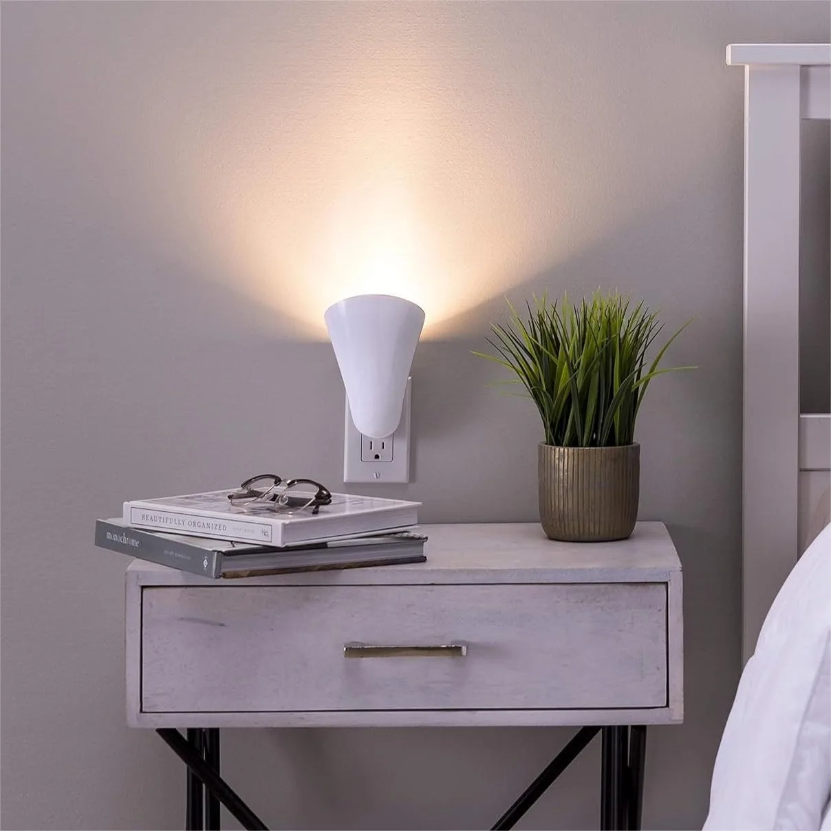 Plugin GU10 Spotlight Uplighter Wall Sconce Wash Light - Plug Socket Outlet Uplight Lamp, No Bulb Included
Plugin GU10 Spotlight Uplighter Wall Sconce Wash Light - Plug Socket Outlet Uplight Lamp, No Bulb Included