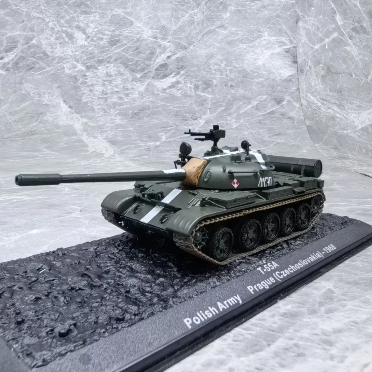 Модель танка Т-55А (Польша, 1968 г.) в масштабе 1/72 (основной корпус из сплава + пластиковые детали) - коллекционный предмет
Модель танка Т-55А (Польша, 1968 г.) в масштабе 1/72 (основной корпус из сплава + пластиковые детали) - коллекционный предмет