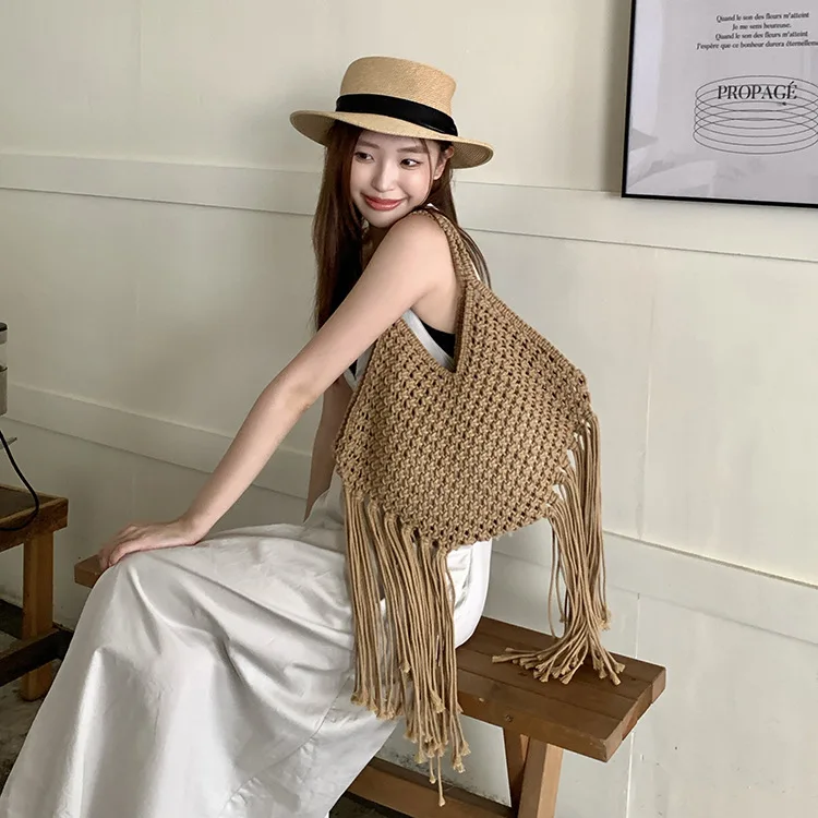 Fashion Tassel Shoulder Bag For Women 2025 Large Capactiy Summer Beach Bag Design Straw Handbags Handmade Rattan Crossbody Bags
Fashion Tassel Shoulder Bag For Women 2025 Large Capactiy Summer Beach Bag Design Straw Handbags Handmade Rattan Crossbody Bags