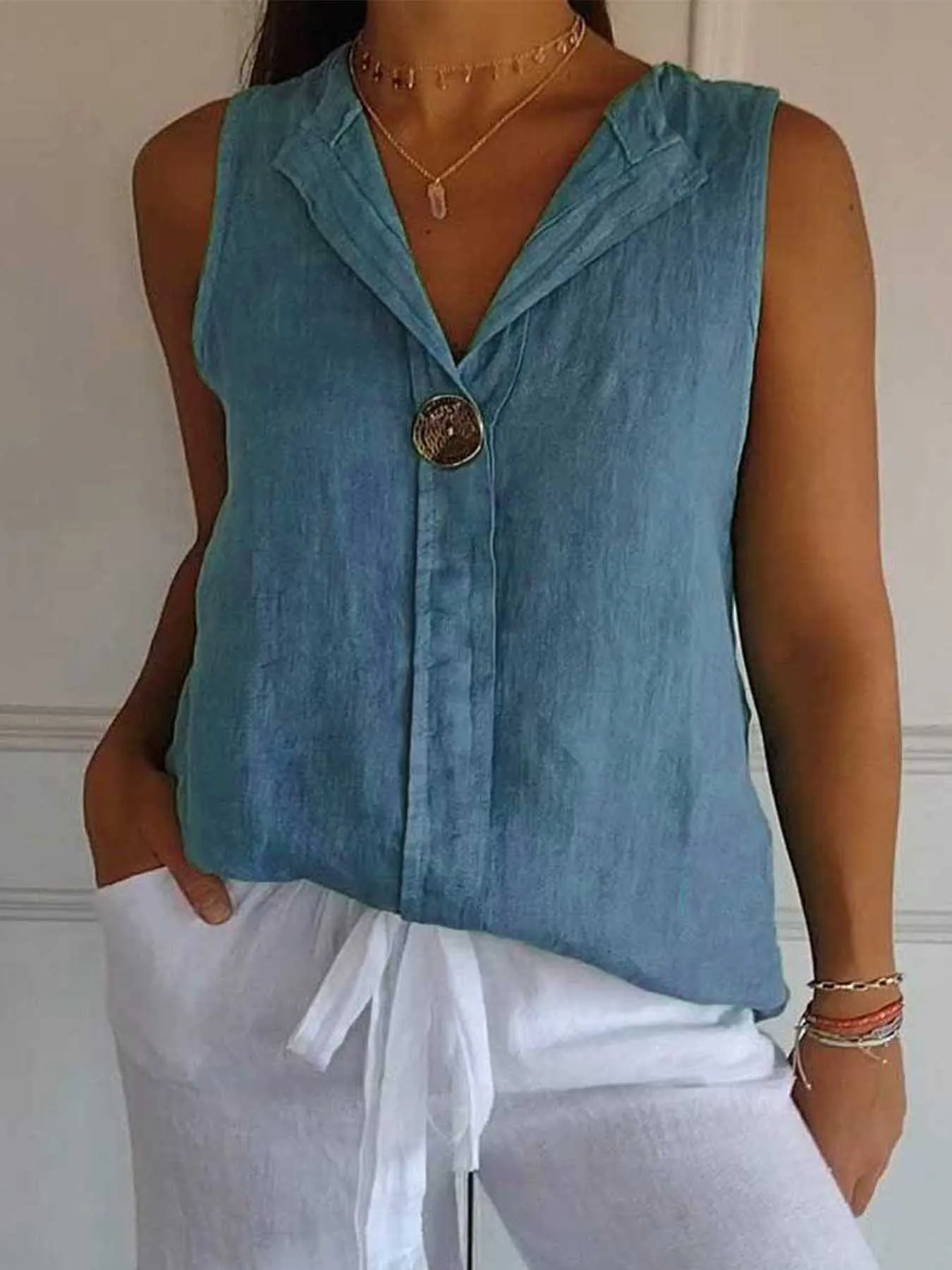 2026 Spring and Summer Women's Fake Cardigan V-neck Chiffon Solid Color Sleeveless Casual Vest
2026 Spring and Summer Women's Fake Cardigan V-neck Chiffon Solid Color Sleeveless Casual Vest