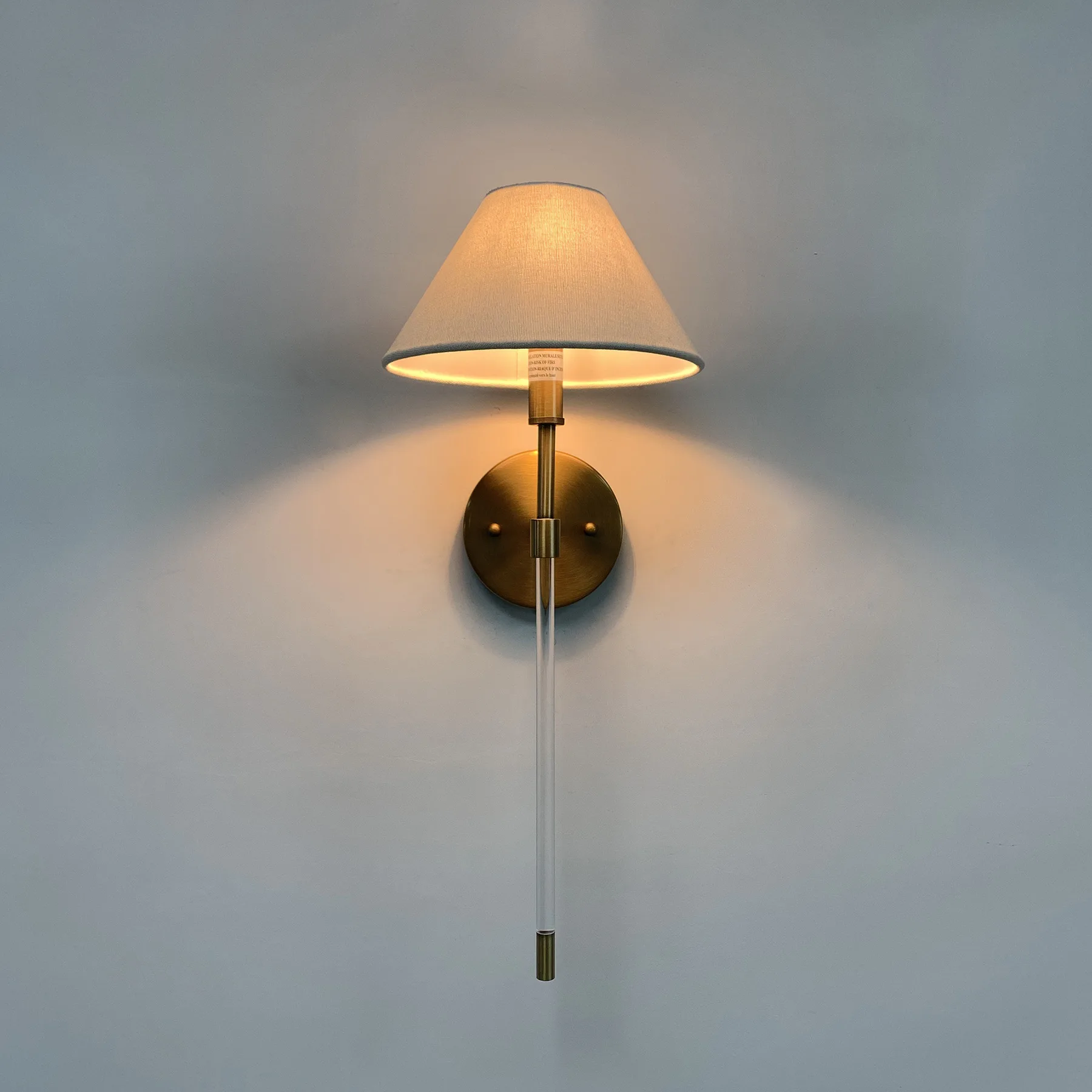 Scandinavian Modern Wall Lamp - Minimalist Luxury Lighting for Living Room, Bedroom & Hotel Decor
Scandinavian Modern Wall Lamp - Minimalist Luxury Lighting for Living Room, Bedroom & Hotel Decor