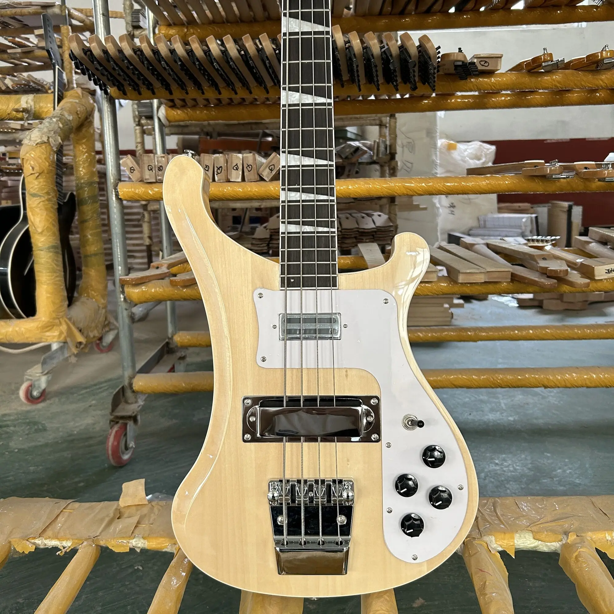 Rickecker 4003 Bass Electric Guitar, Basswood Body, Rosewood Fingerboard, High Quality Guitarrar, Free Ship
Rickecker 4003 Bass Electric Guitar, Basswood Body, Rosewood Fingerboard, High Quality Guitarrar, Free Ship