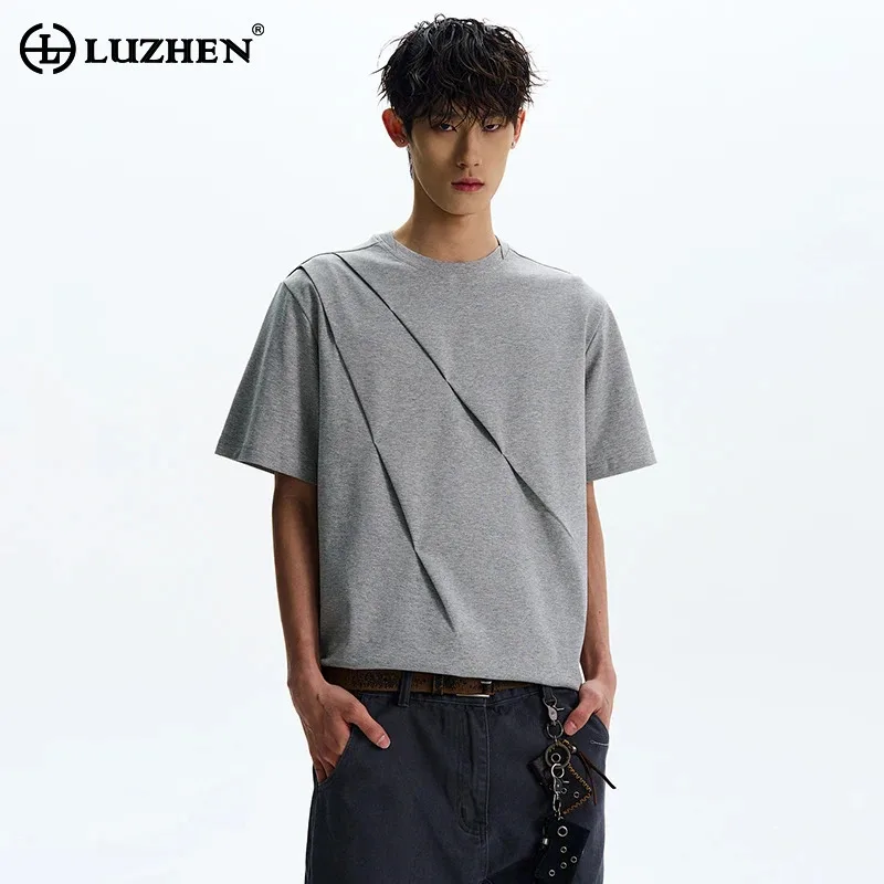 LUZHEN цветной дизайн 2025 плиссированные летние однотонные модные повседневные оригинальные футболки мужские модные топы с круглым вырезом и короткими рукавами JY1862
LUZHEN цветной дизайн 2025 плиссированные летние однотонные модные повседневные оригинальные футболки мужские модные топы с круглым вырезом и короткими рукавами JY1862