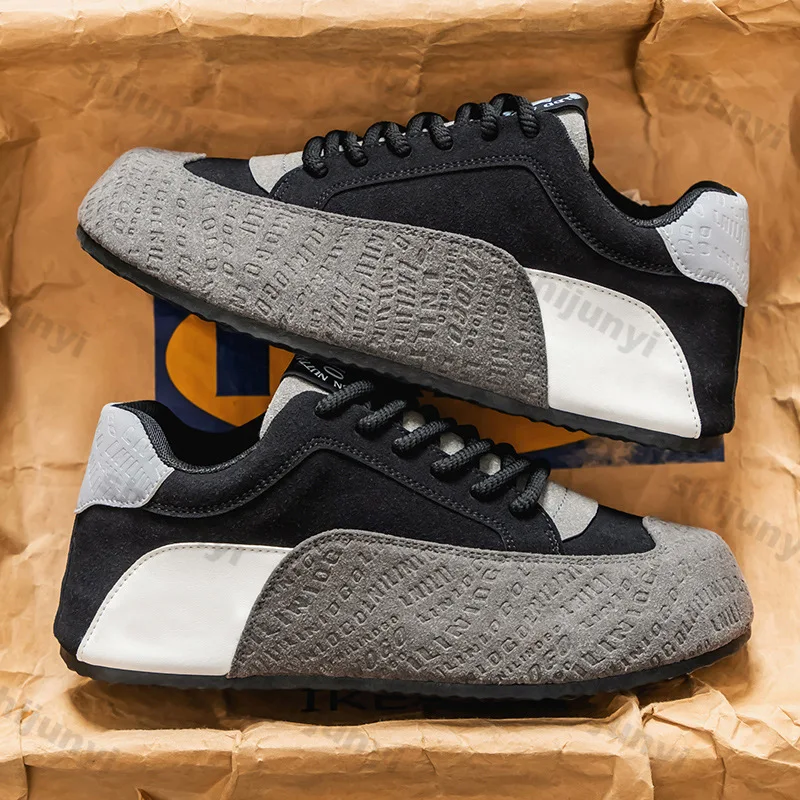 Мужские кроссовки, осень-зима 2025 года, новая уличная модная уличная обувь на плоской подошве с перекрестной завязкой, удобная нескользящая винтажная повседневная обувь, увеличивающая рост 
Мужские кроссовки, осень-зима 2025 года, новая уличная модная уличная обувь на плоской подошве с перекрестной завязкой, удобная нескользящая винтажная повседневная обувь, увеличивающая рост