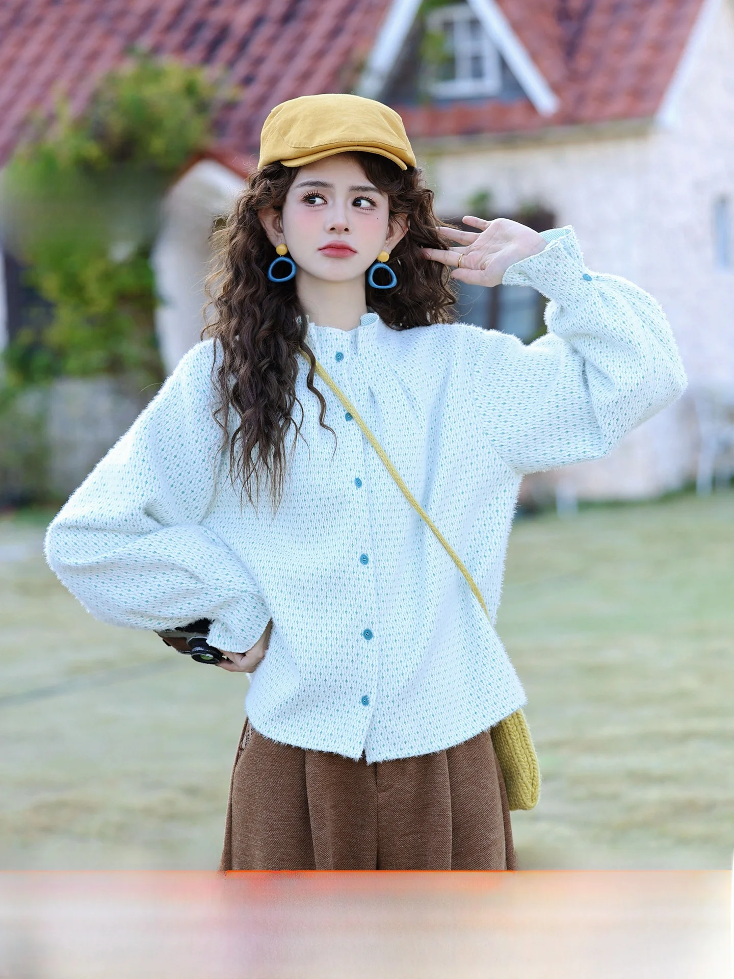 Винтажная женская рубашка Chen Jiajie с воротником-стойкой и длинными рукавами, осенне-зимняя универсальная новая модель, топ с дизайном в горошек
Винтажная женская рубашка Chen Jiajie с воротником-стойкой и длинными рукавами, осенне-зимняя универсальная новая модель, топ с дизайном в горошек