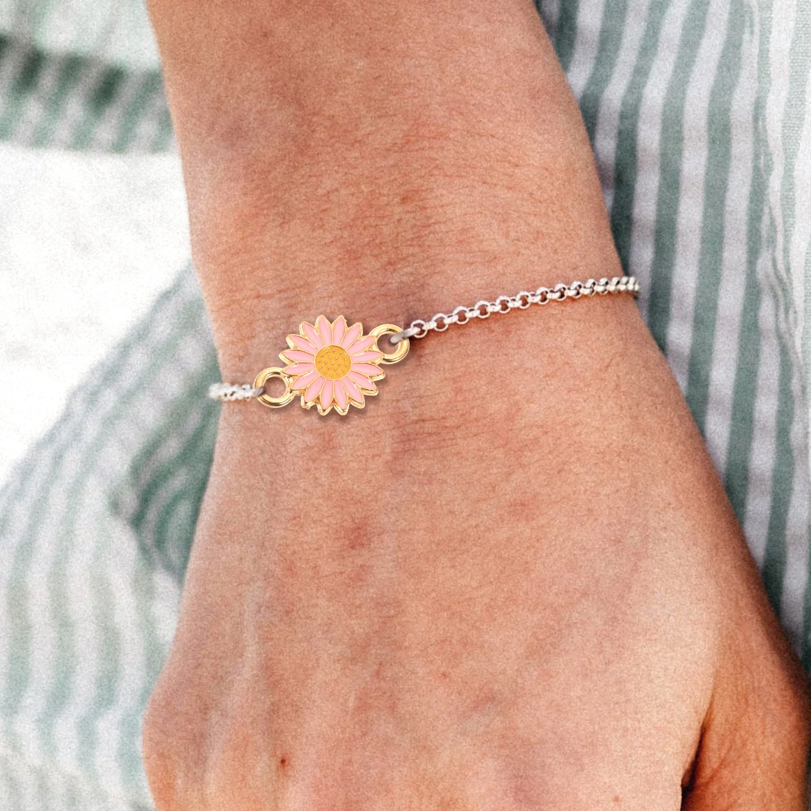 20 Pcs Floral Alloy Jewelry Connector Little Daisy Flower Links Charm Ornaments for Crafts Pendant Pink Sunflower Charms
20 Pcs Floral Alloy Jewelry Connector Little Daisy Flower Links Charm Ornaments for Crafts Pendant Pink Sunflower Charms