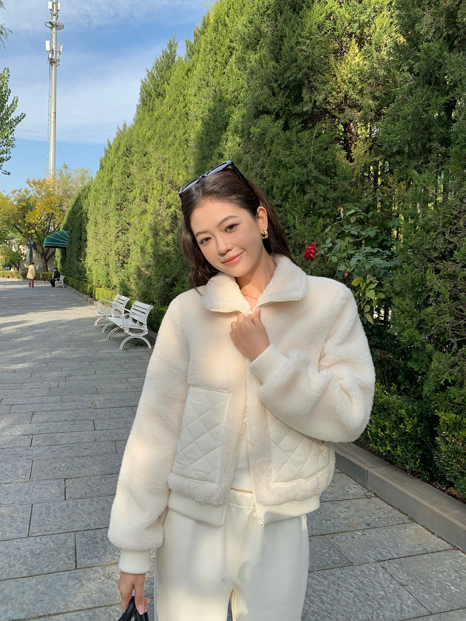 Легкое теплое пальто Pusumede Lazy Time из искусственной кожи с имитацией овечьей шерсти, женская куртка с индивидуальным дизайном и стразами, утепленная хлопком
Легкое теплое пальто Pusumede Lazy Time из искусственной кожи с имитацией овечьей шерсти, женская куртка с индивидуальным дизайном и стразами, утепленная хлопком