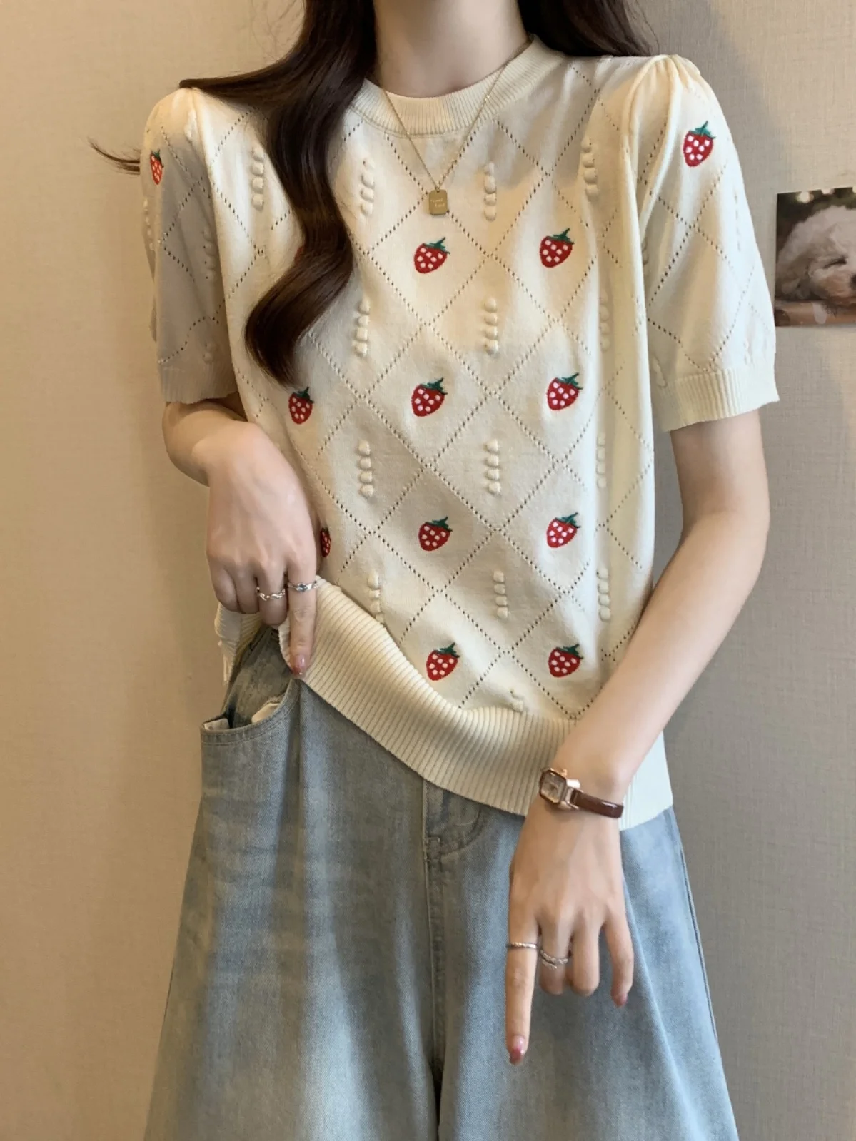 Slimming Design Embroidered Ice Silk Short Sleeve T-Shirt Women's Summer Fashion plus Size Casual round Neck Top
Slimming Design Embroidered Ice Silk Short Sleeve T-Shirt Women's Summer Fashion plus Size Casual round Neck Top