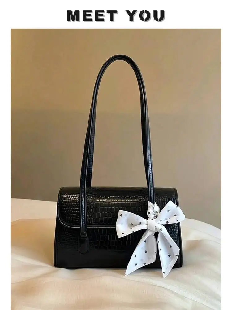 Elegant Black French Bread Tote Women's 2026 New Summer High-End Lightweight Luxury Commuter Bag Casual Simple Style
Elegant Black French Bread Tote Women's 2026 New Summer High-End Lightweight Luxury Commuter Bag Casual Simple Style