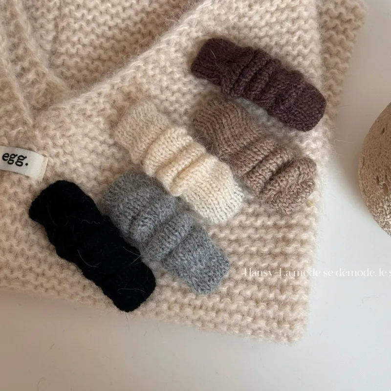 Autumn and winter wool hairpin side fold knitted bb clip bangs broken hairpin high sense side clip hairpin headgear
Autumn and winter wool hairpin side fold knitted bb clip bangs broken hairpin high sense side clip hairpin headgear