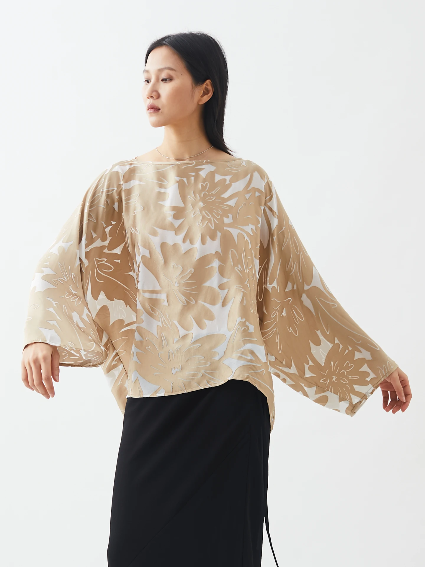 Artistic Gold Weave Silhouette Floral Loose Women's irt New Arrival Ele Versatile Spring Summer Top Casual Chic
Artistic Gold Weave Silhouette Floral Loose Women's irt New Arrival Ele Versatile Spring Summer Top Casual Chic