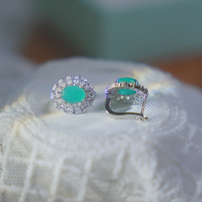 Natural Ice Chalcedony Green earrings for women Exquisitely Crystal Flower Earings Fashion High quality Party Jewelry Gifts
Natural Ice Chalcedony Green earrings for women Exquisitely Crystal Flower Earings Fashion High quality Party Jewelry Gifts