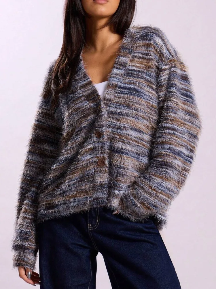 New Literary Retro Fashion Deep V-neck Design Plush Long-sleeved Cardigan Women's Autumn Color Block Slim Knitted Casual Top
New Literary Retro Fashion Deep V-neck Design Plush Long-sleeved Cardigan Women's Autumn Color Block Slim Knitted Casual Top