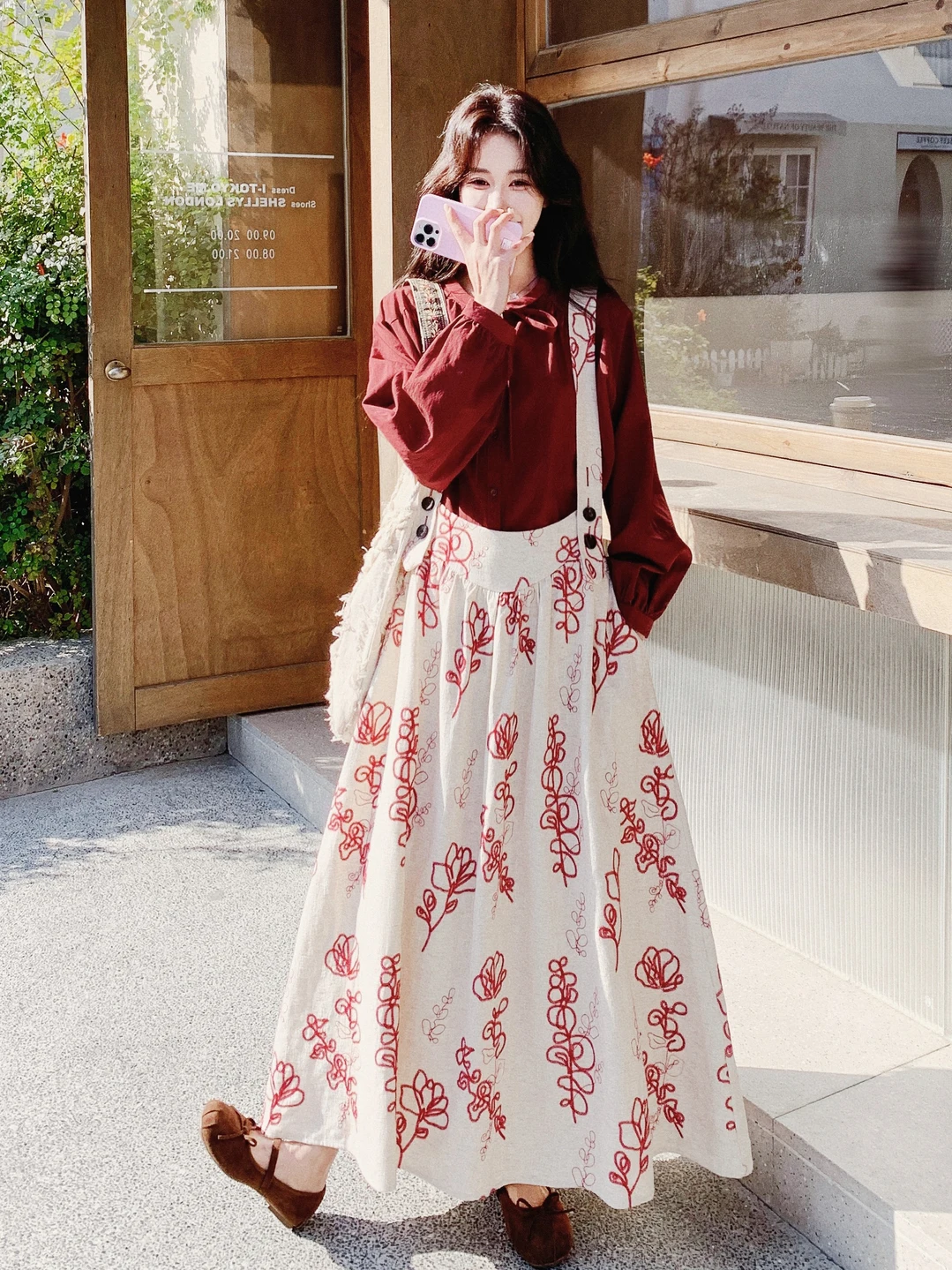 Retro Red Embroidered Bib Dress Shirt Set Women's Spring Autumn New Style Attractive Two-Piece Set High Waist Loose Fit Casua...
Retro Red Embroidered Bib Dress Shirt Set Women's Spring Autumn New Style Attractive Two-Piece Set High Waist Loose Fit Casua...