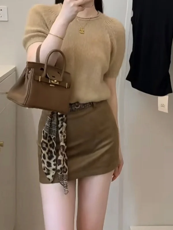 Khaki High Waist Deer Skin Velvet Half Skirt Women's Autumn Winter New Slimming Sexy Prevent Exposure Skirt
Khaki High Waist Deer Skin Velvet Half Skirt Women's Autumn Winter New Slimming Sexy Prevent Exposure Skirt